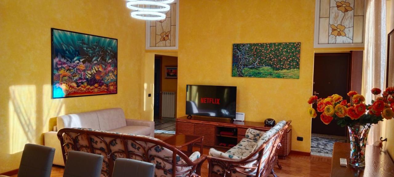 Luxe Apartment Near Milano, Rho Fiera E Mxp Busto Arsizio Exterior foto